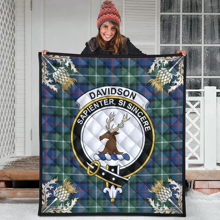 Davidson of Tulloch  Clan Crest Tartan Scotland Thistle Gold Pattern Premium Quilt K32