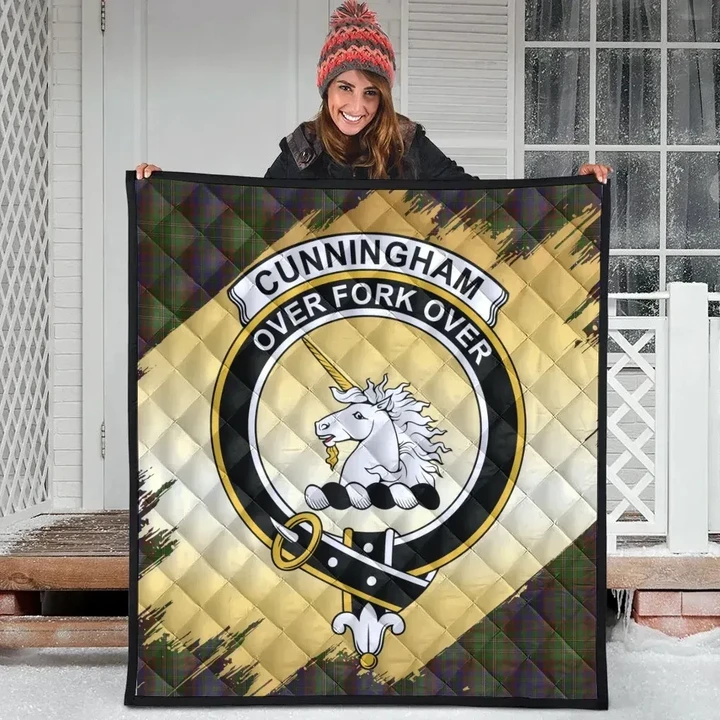 Cunningham Hunting Modern Clan Crest Tartan Scotland Gold Royal Quilt K32
