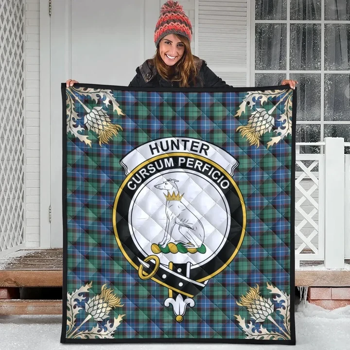 Hunter Ancient Clan Crest Tartan Scotland Thistle Gold Pattern Premium Quilt
