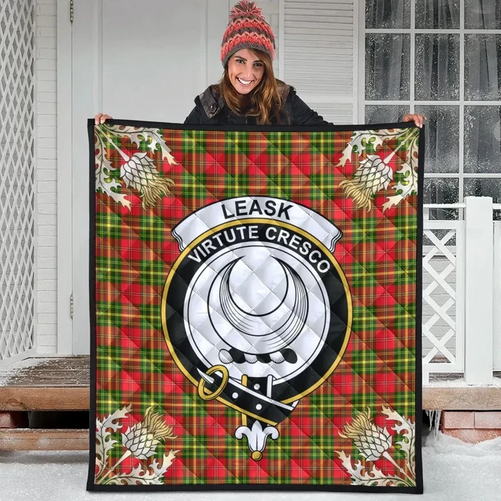 Leask Clan Crest Tartan Scotland Thistle Gold Pattern Premium Quilt