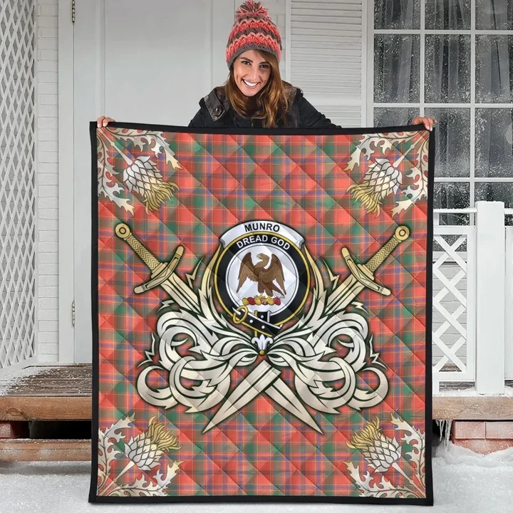 Munro Ancient Clan Crest Tartan Scotland Thistle Symbol Gold Royal Premium Quilt