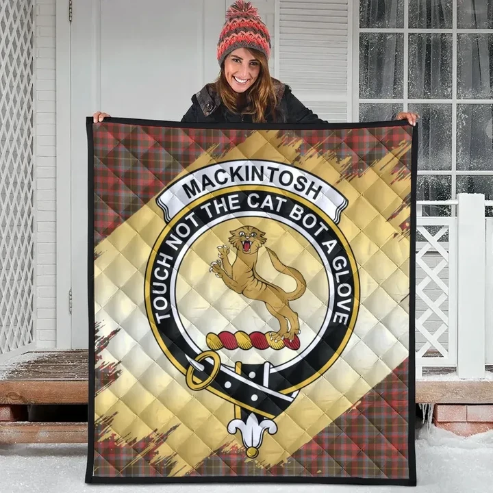 MacKintosh Hunting Weathered Clan Crest Tartan Scotland Gold Royal Premium Quilt