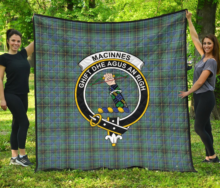 MacInnes Ancient Tartan Clan Badge Premium Quilt | Scottishclans.co
