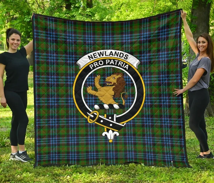 Newlands of Lauriston Tartan Clan Badge Premium Quilt | Scottishclans.co