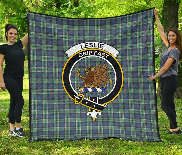 Leslie Hunting Ancient Tartan Clan Badge Premium Quilt | Scottishclans.co