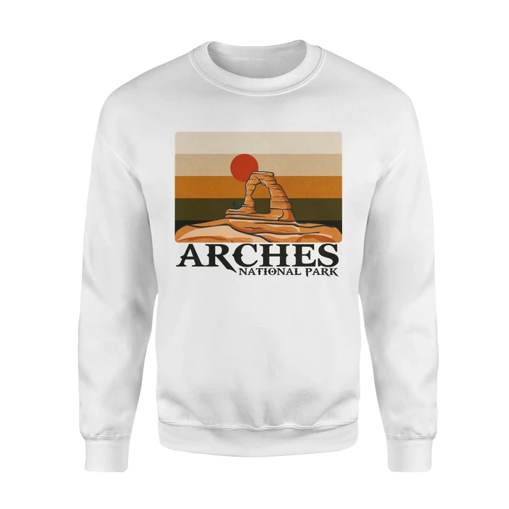 Arches National Park Sweatshirt Retro #Camping