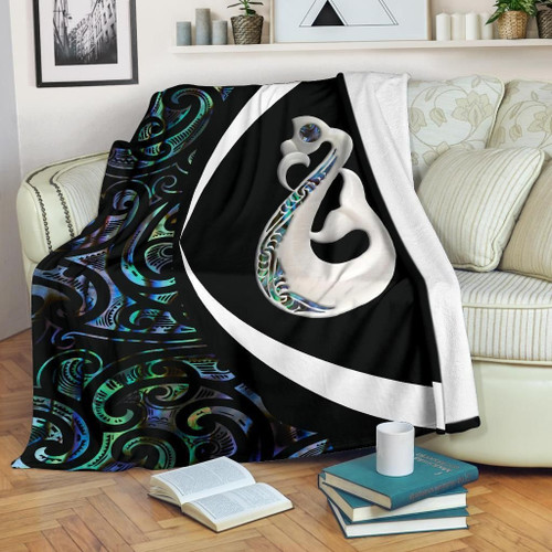 Love New Zealand Premium Blanket - New Zealand Maori Manaia Paua Shell Premium Blanket - Circle Style A31