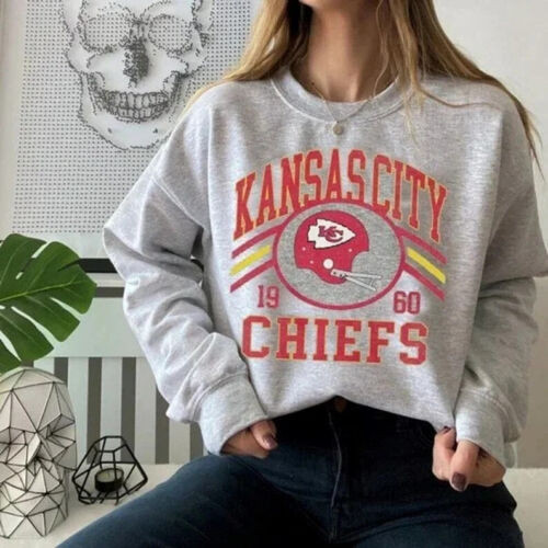 Retro Kansas City Vintage Style Est 1960 Super Bowl LVII KC American Football Red Kingdom Grey Sweatshirt Long Sleeve Crewneck Casual Pullover Top