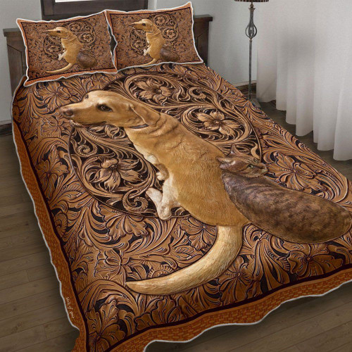 Dog And Cat Lie On Wood Sculpture Quilt Bed Set