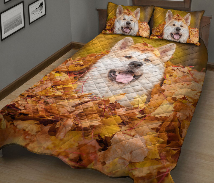 Portrait Of Akita Dog Lying In Leaves For Dog Lover Quilt Bed Set