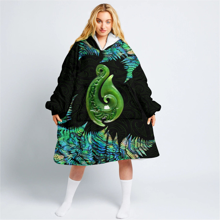 Aotearoa New Zealand Geen Maori Manaia Paua Shell Unisex Oodie oversized wearable blanket BeeBuble