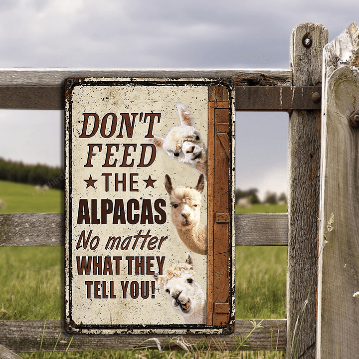 Alpaca Lovers Don't Feed Metal Sign