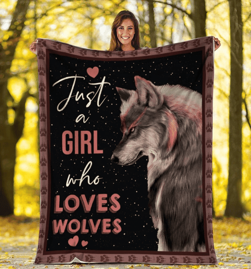 Just A Girl Who Loves Wolves Grey Wolf Fleece Blanket - Spreadstores