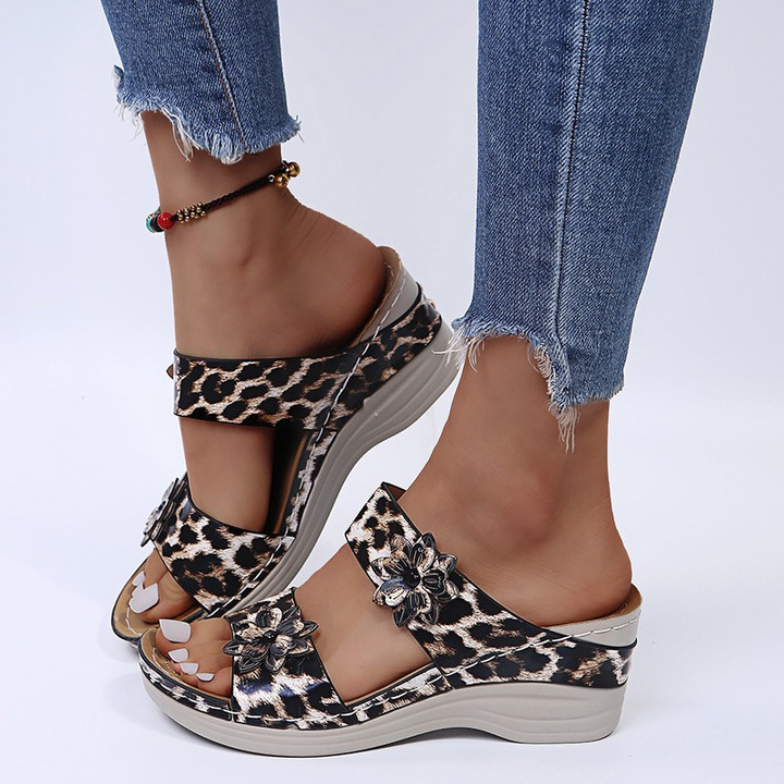 2022 New Leopard Print Leather Wedge Soft Sole Sandals