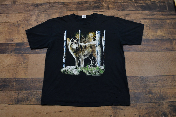 Vintage Wolf T shirt  Wild Animal Lover  Wilderness Nature Forest Graphic  80s 90s  Streetwear  Retro Style  Tsi Sportswear