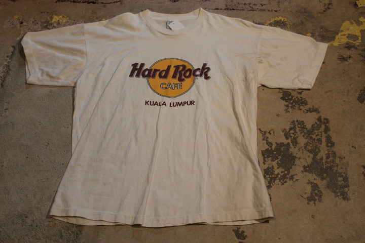 Vintage T shirt  Hard Rock Cafe  Kuala Lumpur Graphic  Malaysia  Big Logo  Vacation  Tourism T shirt