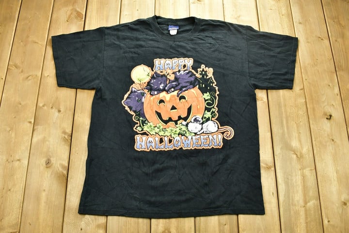 Vintage 1990s Happy Halloween Graphic T shirt  Graphic  80s  90s  Streetwear  Retro Style  Festive Graphic  Spooky T Shirt