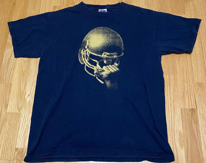 Vintage University Of Notre Dame Football Gold Domers Helmet Navy Blue Short Sleeve T Shirt
