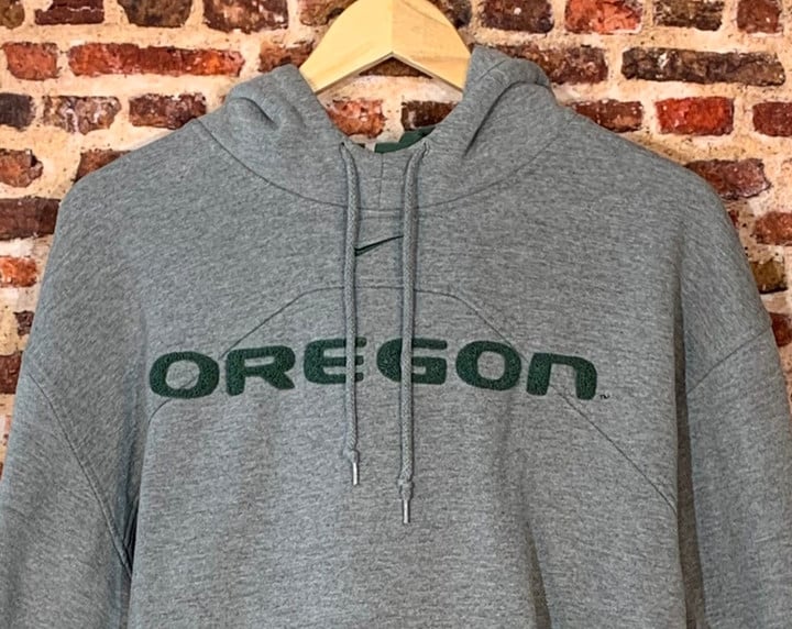 Vintage Oregon Ducks s All Embroidered Spell out