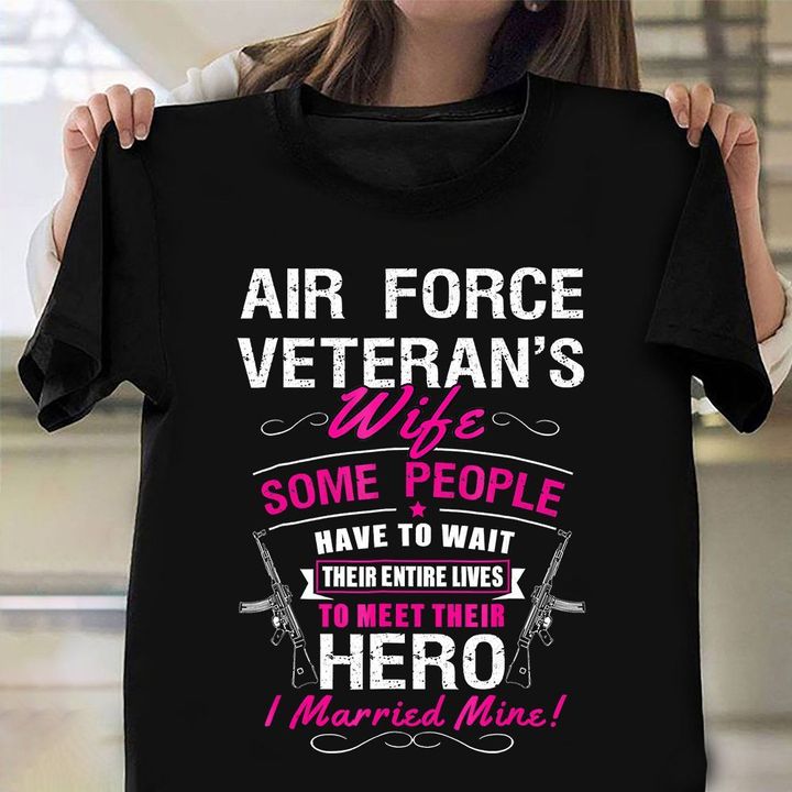 Air Force Veteran's Wife Shirt Vintage Tee Patriotic Gifts For Veterans