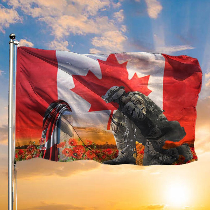 Veteran Kneeling Canadian Flag Memorial Honoring Fallen Soldiers Veterans Patriotic Flag