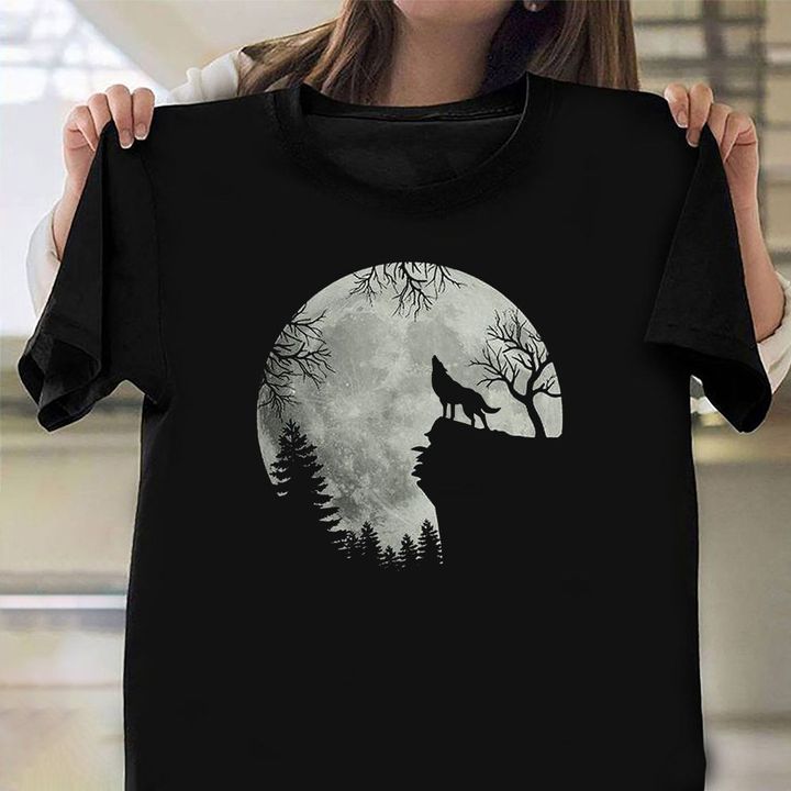 Wolf On The Mountain Shirt Cool Halloween T-Shirts Halloween Gifts For Boyfriend