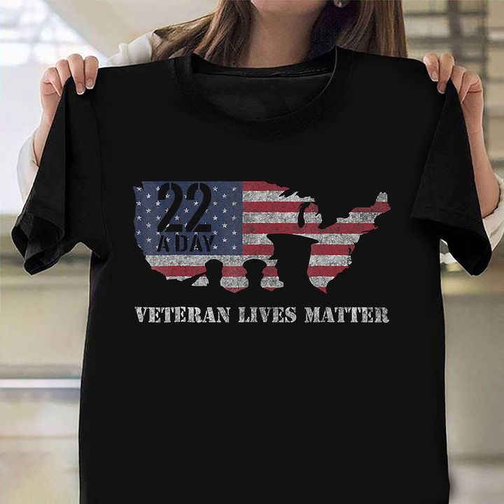 22 A Day Veteran Lives Matter Shirt Vintage American Flag T-Shirt Gifts For Air Force Veterans
