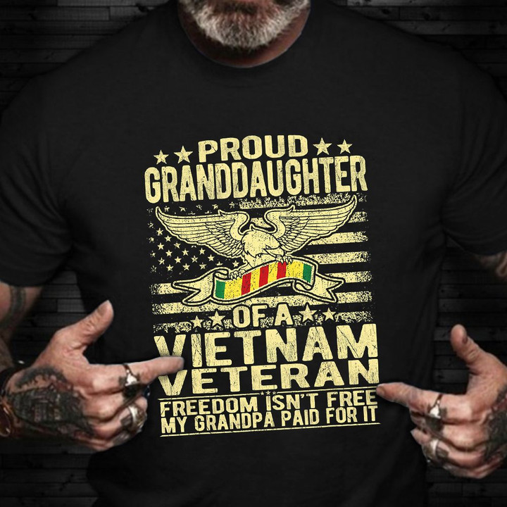 Proud Granddaughter Of A Vietnam Veteran Shirt Vintage Eagle US Flag T-Shirt Gifts For Sister