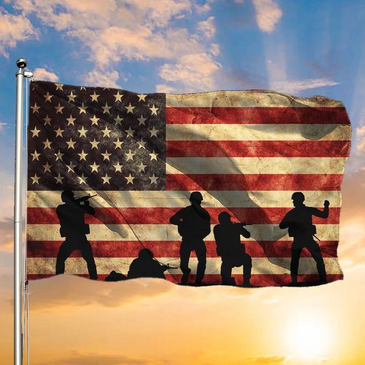 U.S Soldiers American Flag Vintage Old Retro Patriotic Independence Day Decor