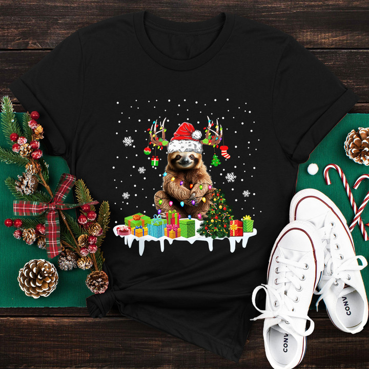 Sloth Christmas Shirt Cute Christmas Graphic Tee Holiday T-Shirt Gifts For Sloth Lovers