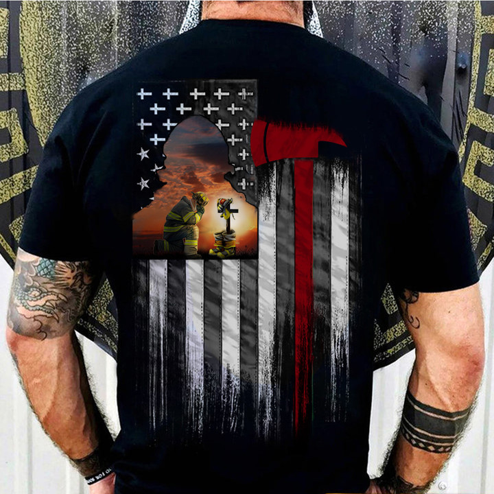 Fireman Kneel Thin Red Line Shirt Firefighter Honoring American Flag T-Shirt Gifts For Him