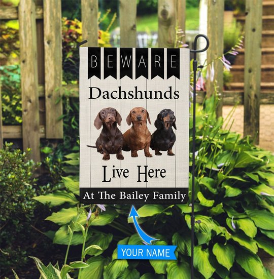 BIF2311 Beware Dachshunds Live here Personalized Flag