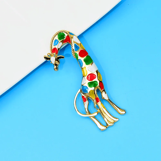 Luxurious Enamel Giraffe Brooch: A Stylish Statement for Giraffe Enthusiasts