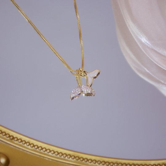 Fashionable Women's Mermaid Pendant Necklace - Embrace Elegance and Trend