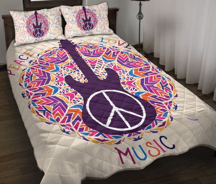 CHEH1007 Hippie Peace Love Music Quilt Bed Set