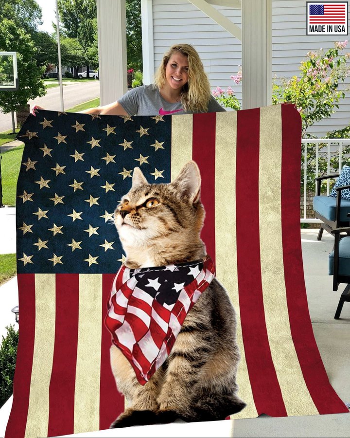 BIQ0501 Cat Flag Fleece Blanket – Made in USA