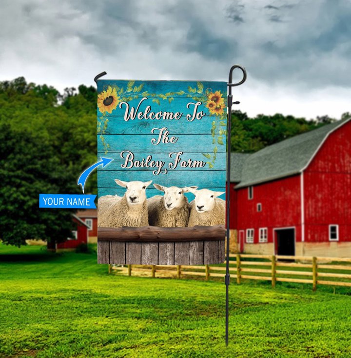 BIF20070915 Sheeps Welcome To The Farm Personalized Flag