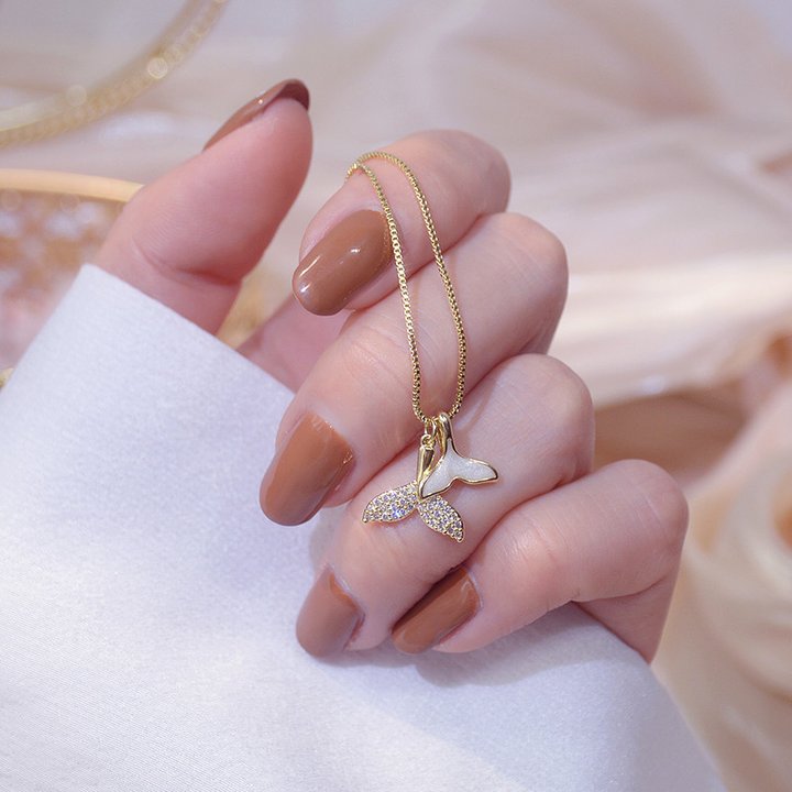 Fashionable Women's Mermaid Pendant Necklace - Embrace Elegance and Trend