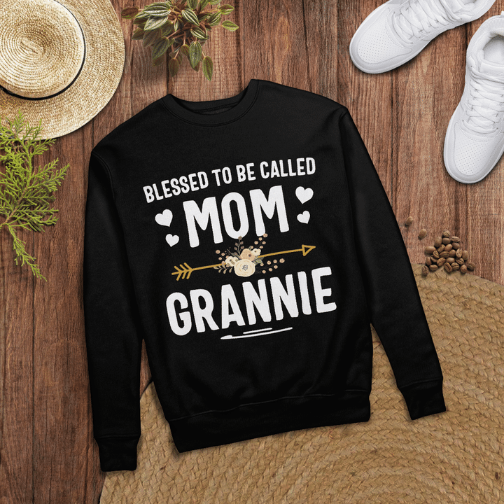 Woonistore - Blessed To Be Called Mom And Grannie Mothers Day Premium T-Shirt