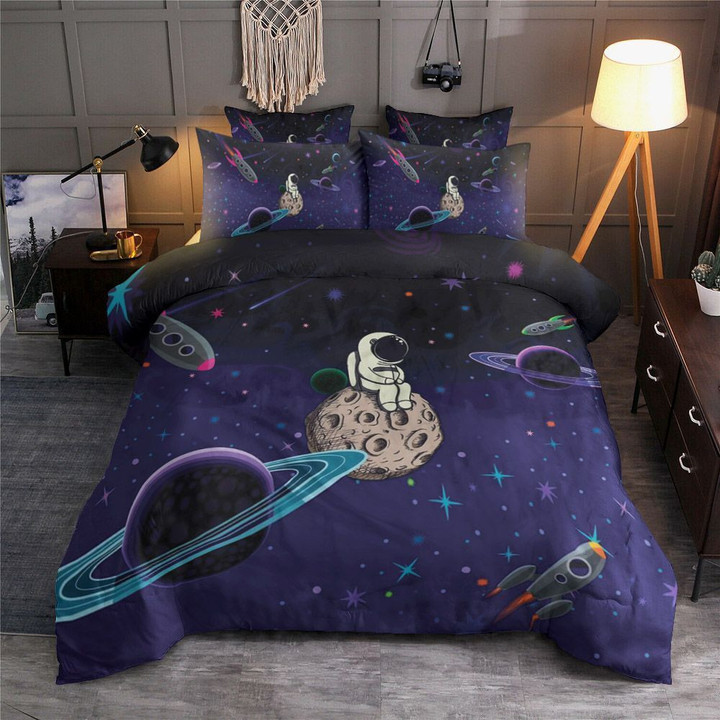 Lonely Astronaut Sitting In The Galaxy Bedding Set IYQX