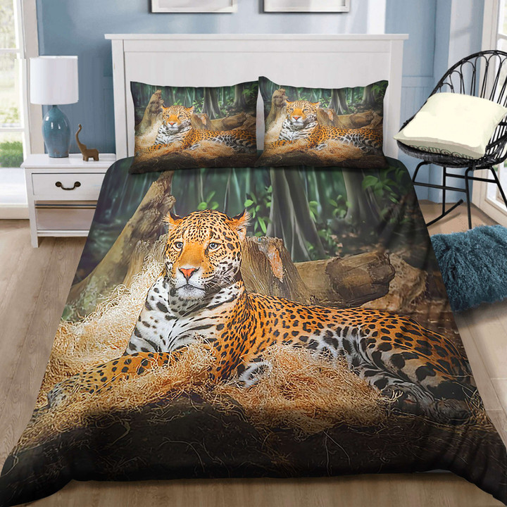 A Big Leopard Lying In The Forest Bedding Set MH03159443