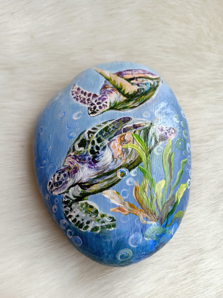 Painted Rock, Hand Painted On Natural Rock, Xmas Art Deco