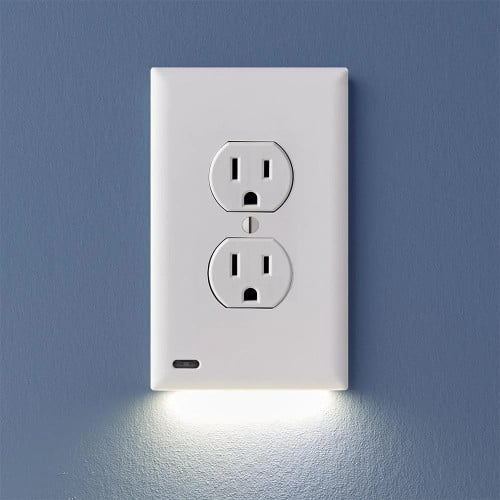 OUTLET WALL PLATE WITH LED NIGHT LIGHTS-NO BATTERIES OR WIRES