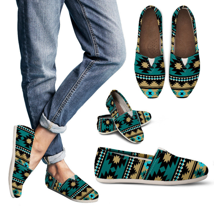 Green Ethnic Aztec Pattern Women's Casual Shoes