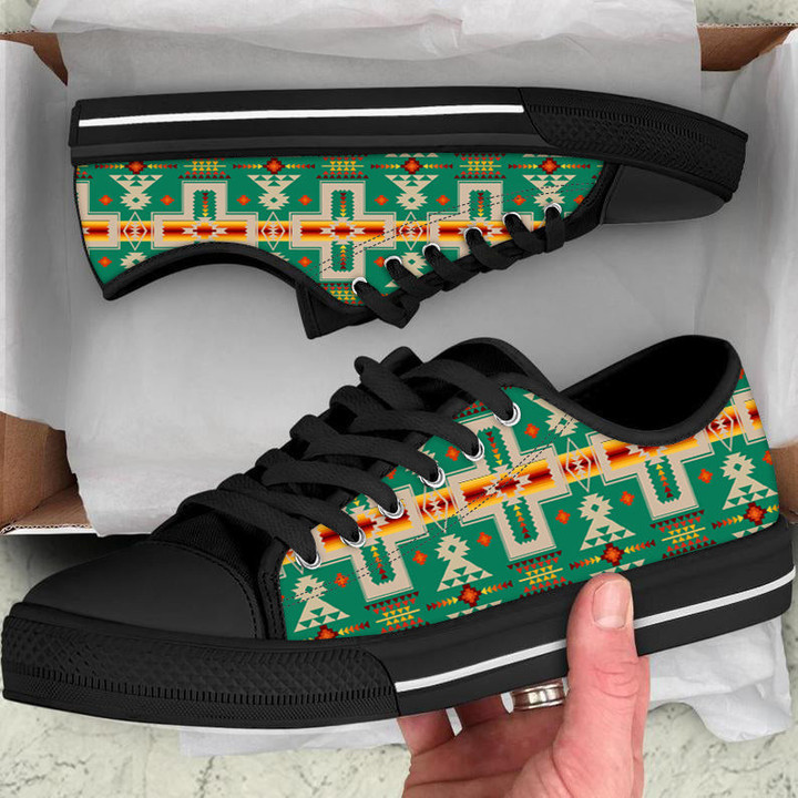 Light Green Tribe Design Native American Low Top Canvas Shoe