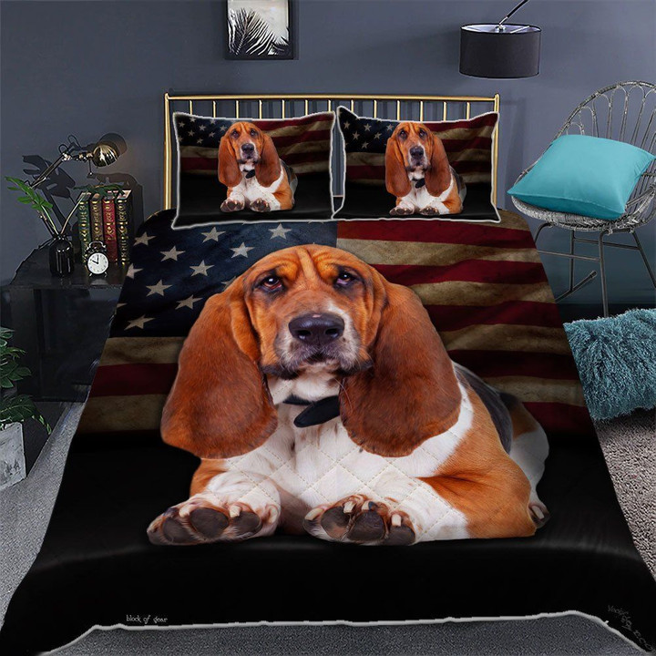 Intelligent Basset Hound Lie On Old America Flag Quilt Bed Set