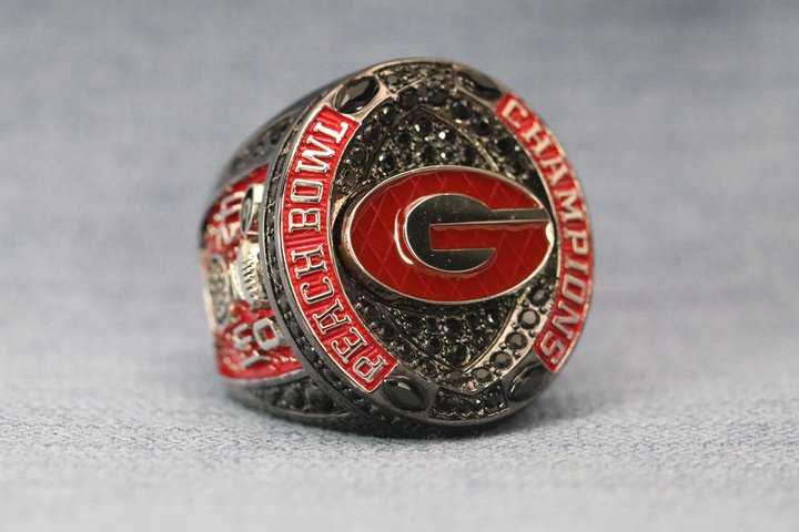 2023 Georgia Bulldogs College Football Peach Bowl Championship Ring   Premium Series