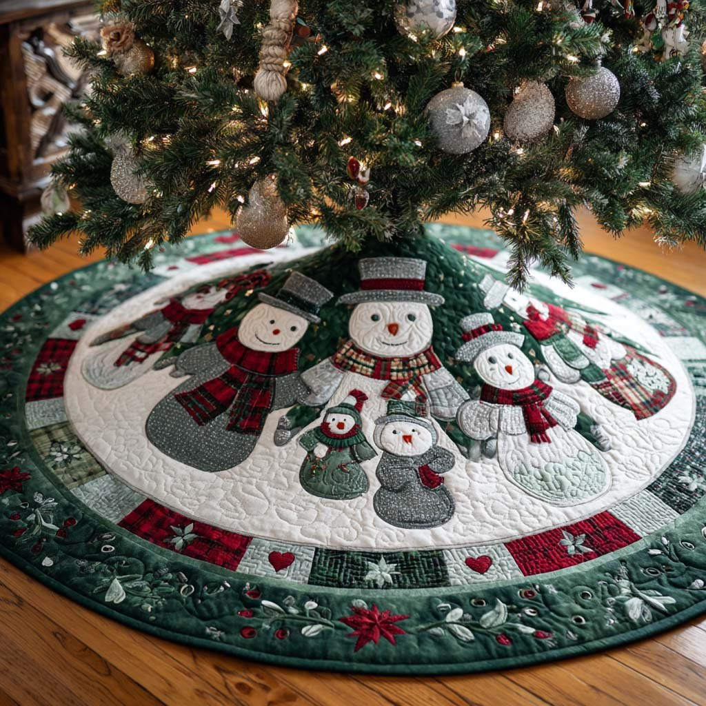 Green Cozy Snowmen Christmas Tree Skirt - Made to Order TREEK101