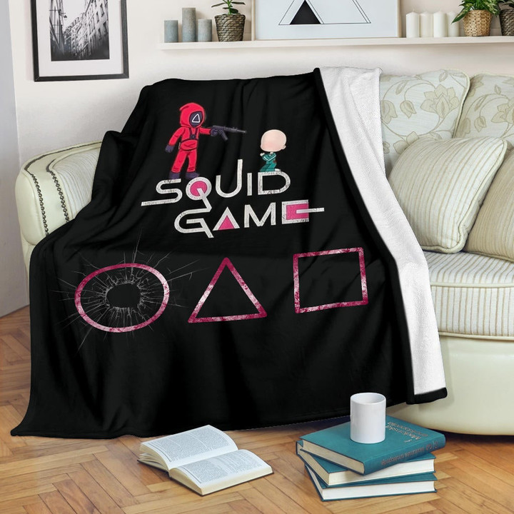 Squid Game Movie Fleece Blanket - Chibi Squid Worker With Lost Player Fleece Blankets