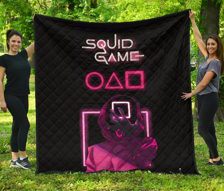 Squid Game Movie Premium Quilt - All Rounds Squid Workers Neon Minimalist Quilt Blanket
